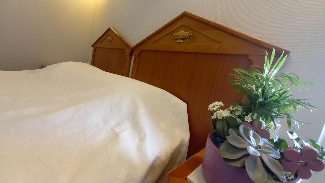 Logis Hotel & Restaurant Du Chemin Des Dames Corbeny Dış mekan fotoğraf