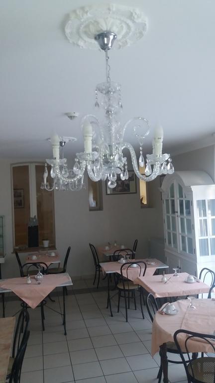 Logis Hotel & Restaurant Du Chemin Des Dames Corbeny Dış mekan fotoğraf